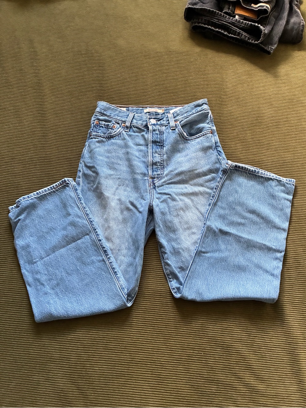Levis Ribcage jeans size 26